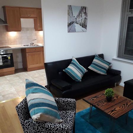 لوتون Luxury And Stylish 2 Bedroom Apartment With En-Suite المظهر الخارجي الصورة