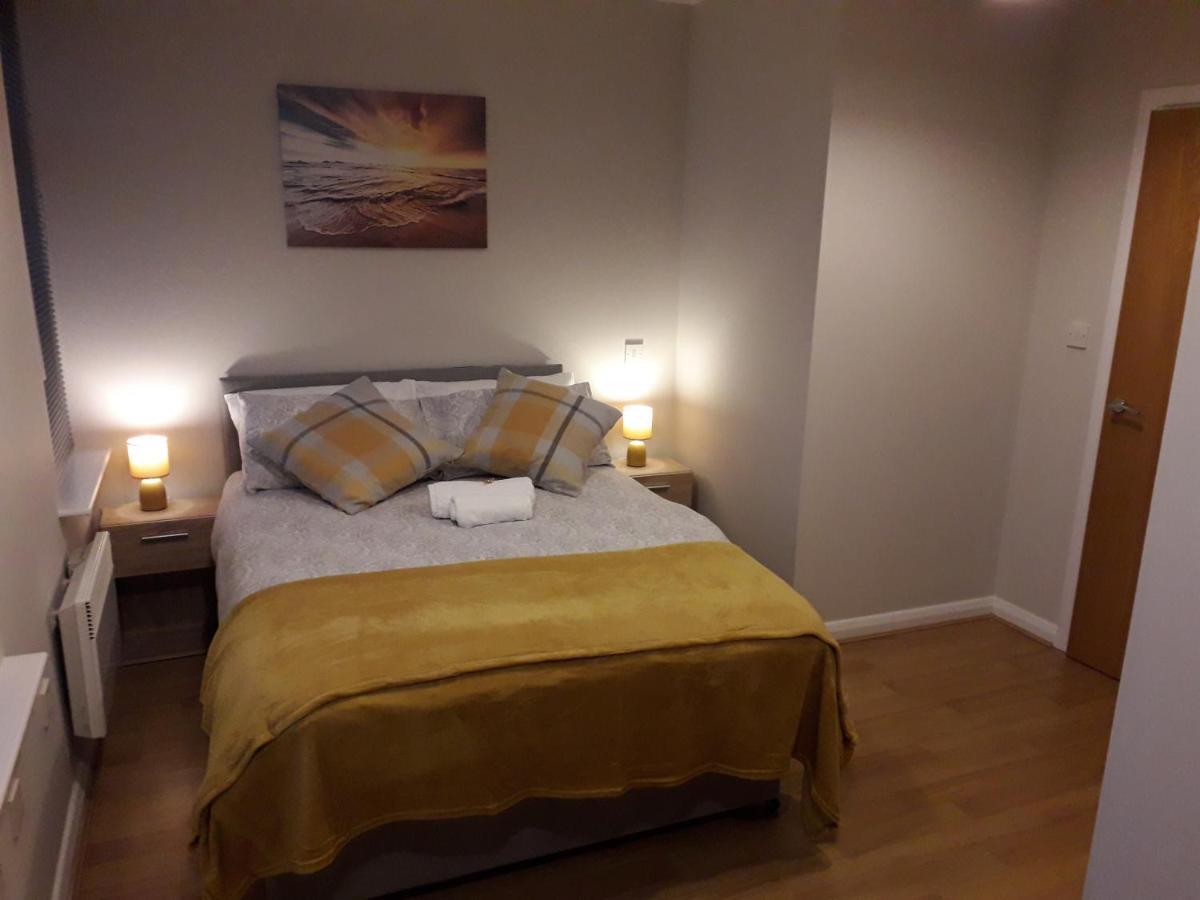 لوتون Luxury And Stylish 2 Bedroom Apartment With En-Suite المظهر الخارجي الصورة