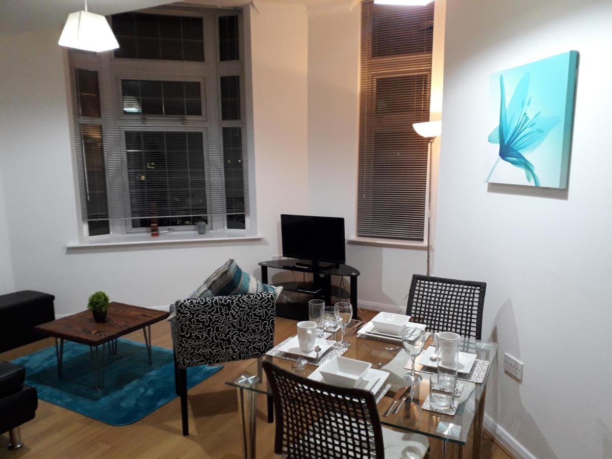 لوتون Luxury And Stylish 2 Bedroom Apartment With En-Suite المظهر الخارجي الصورة