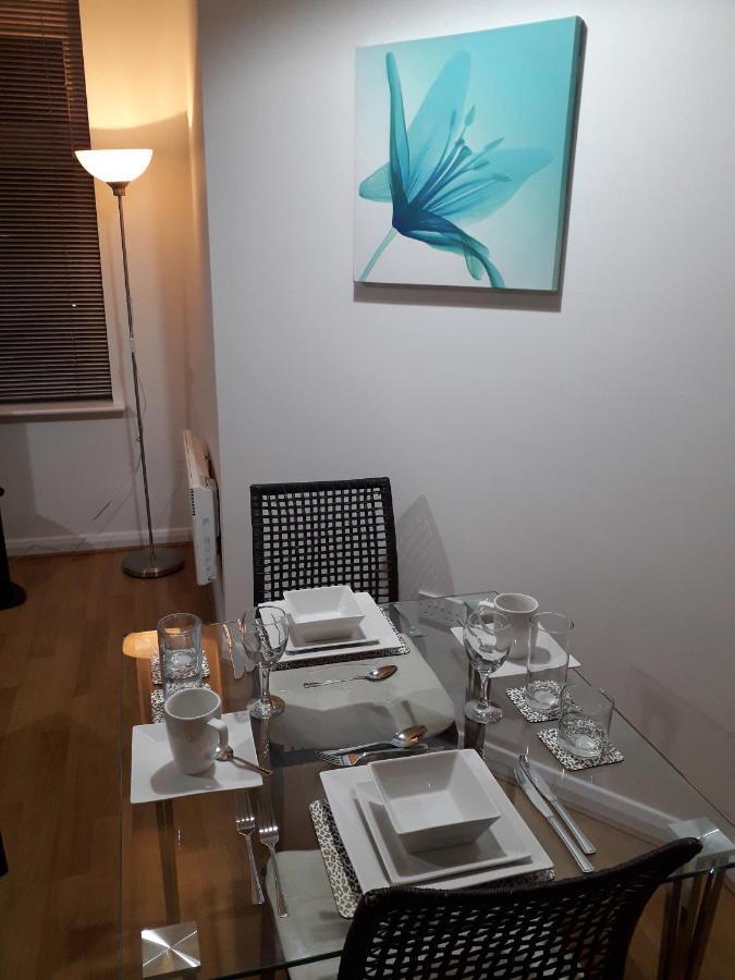 لوتون Luxury And Stylish 2 Bedroom Apartment With En-Suite المظهر الخارجي الصورة
