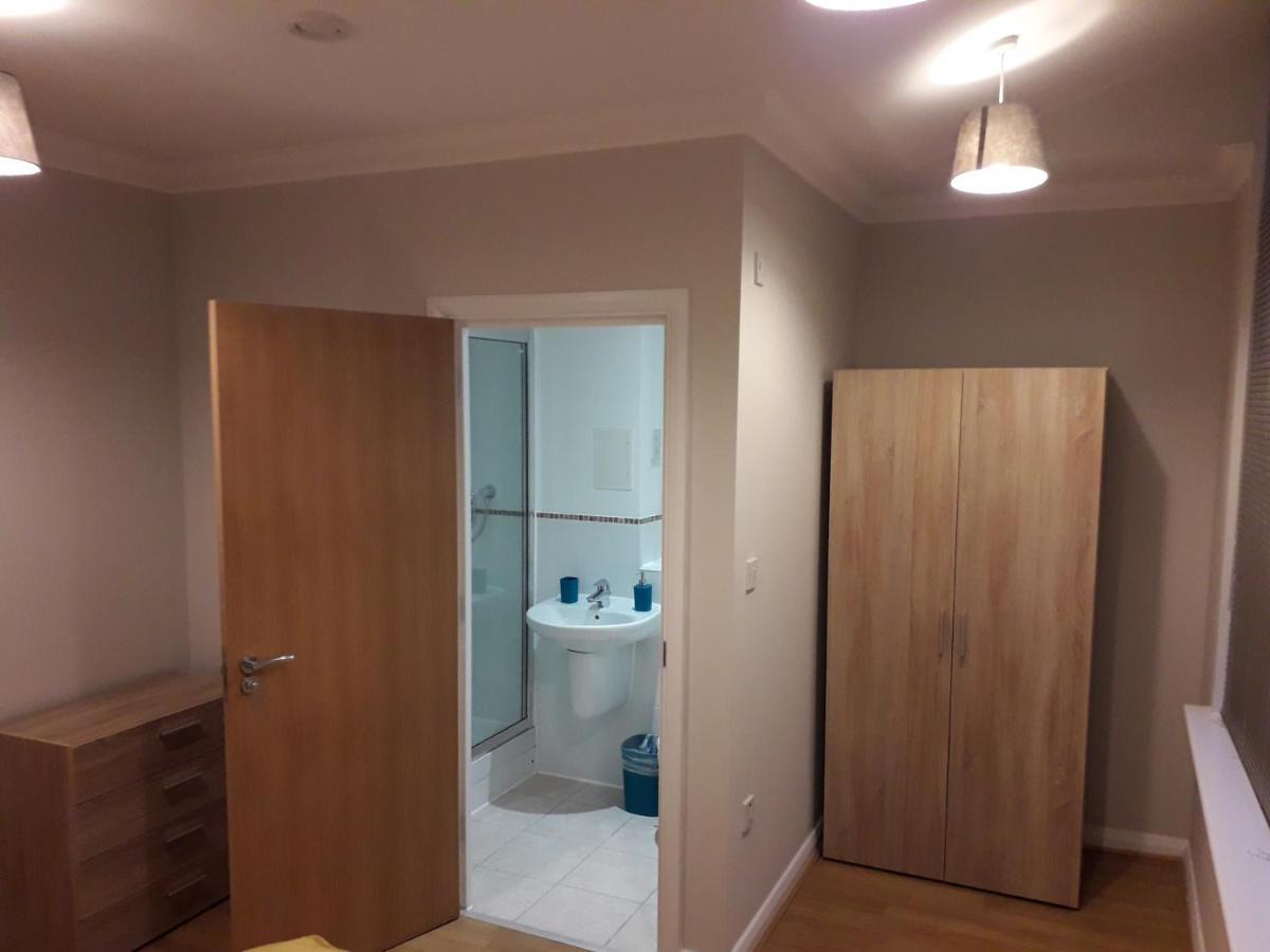 لوتون Luxury And Stylish 2 Bedroom Apartment With En-Suite المظهر الخارجي الصورة