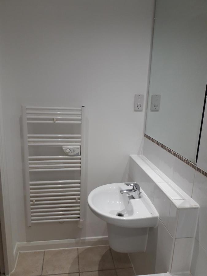 لوتون Luxury And Stylish 2 Bedroom Apartment With En-Suite المظهر الخارجي الصورة
